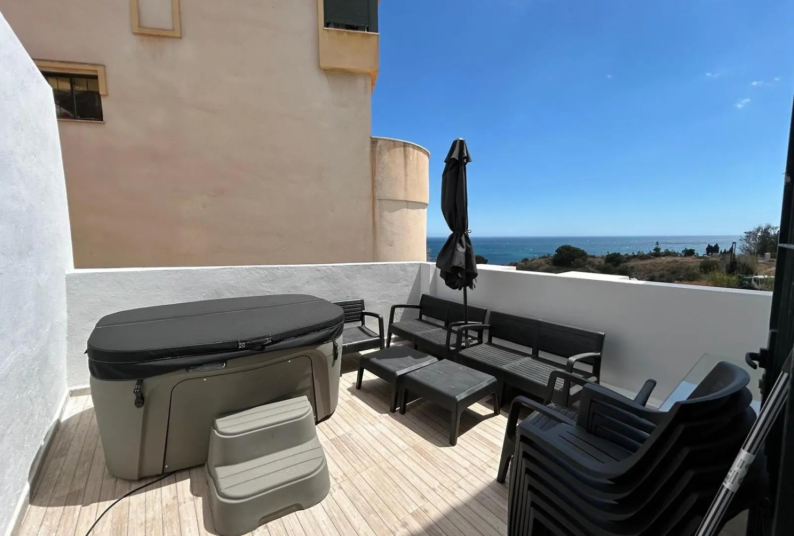 Elegant 3 Bedroom Apartment In Torrequebrada Benalmádena